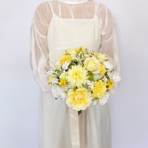 白ダリア×ブルー×黄色クラッチブーケ☆ブートニア オーダーメイド】レモンイエロー ダリアとローズの ラウンド