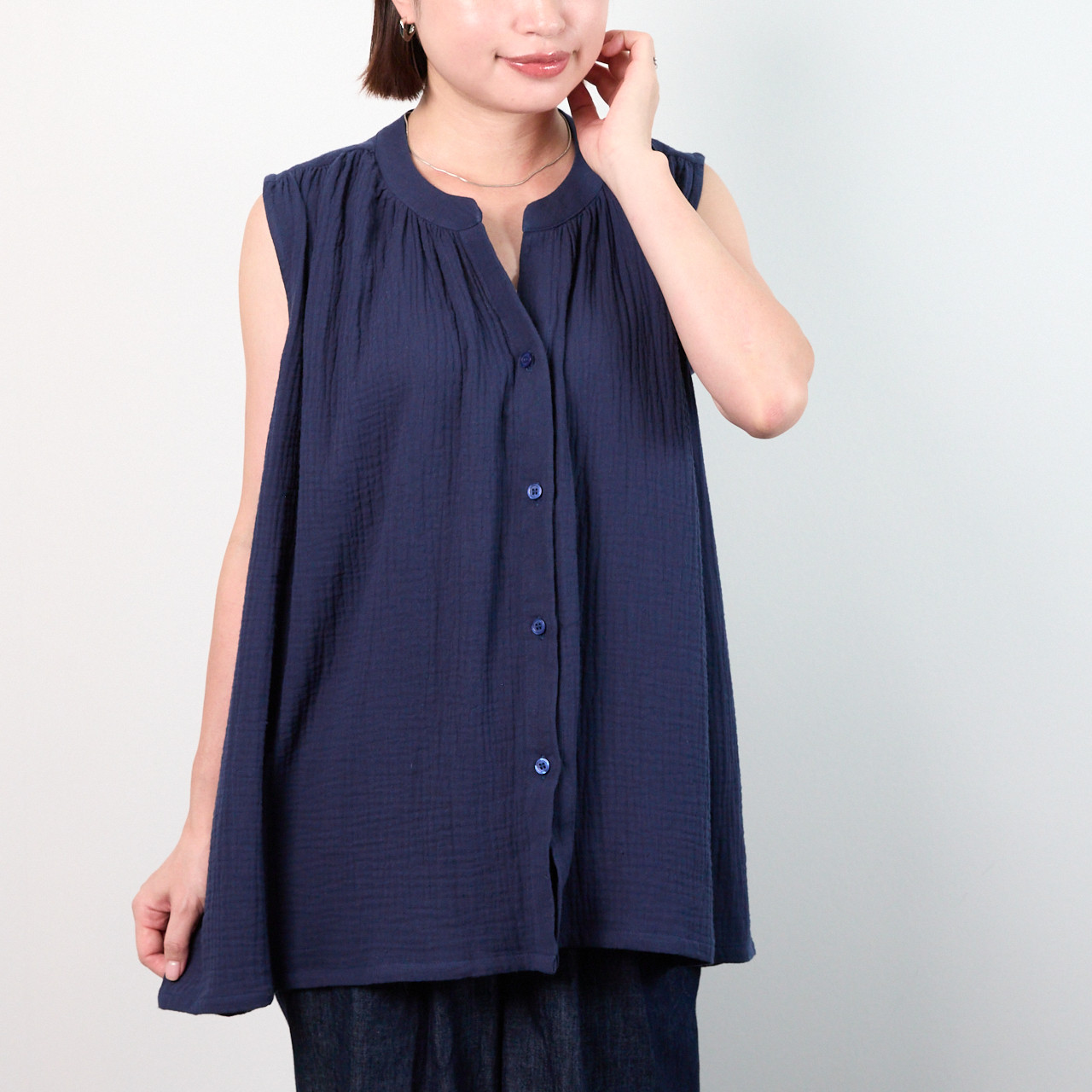 通気性良く肌触りが優しい 楊柳ダブルガーゼ ノースリブ シャツ　ネイビー　0697NV
