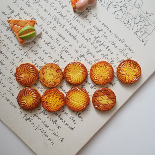 フェーヴ☆ガレット作り☆ガレット・デ・ロワ材料☆ミニチュア陶器　フランス雑貨 あと3個！フランス フェーヴ 9種類のガレットデロワ