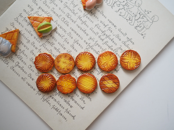 フェーヴ☆ガレット作り☆ガレット・デ・ロワ材料☆ミニチュア陶器　フランス雑貨 あと3個！フランス フェーヴ 9種類のガレットデロワ