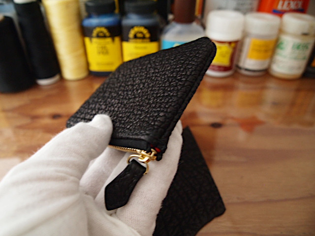【受注製作】鮫皮で作る手縫いのポーチコインケース