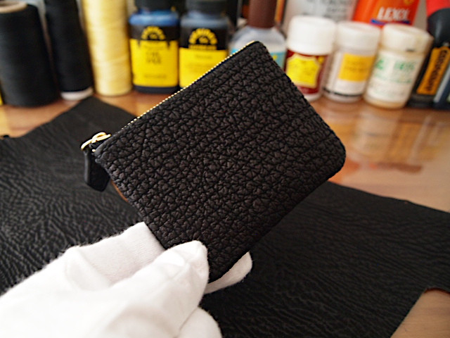 【受注製作】鮫皮で作る手縫いのポーチコインケース