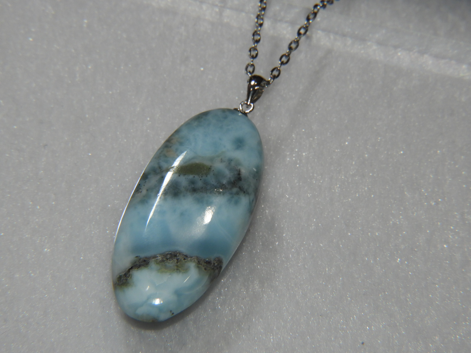 母岩付き！深いブルーが美しい！カリブ海の秘宝ラリマーペンダント！ナチュラル１００％！メイドインジャパン　天然石　４４