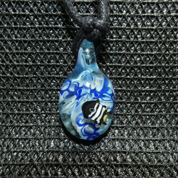 泳ぐ一匹　NO.314（ガラス、とんぼ玉、海、夏、一点物、伝統工芸）