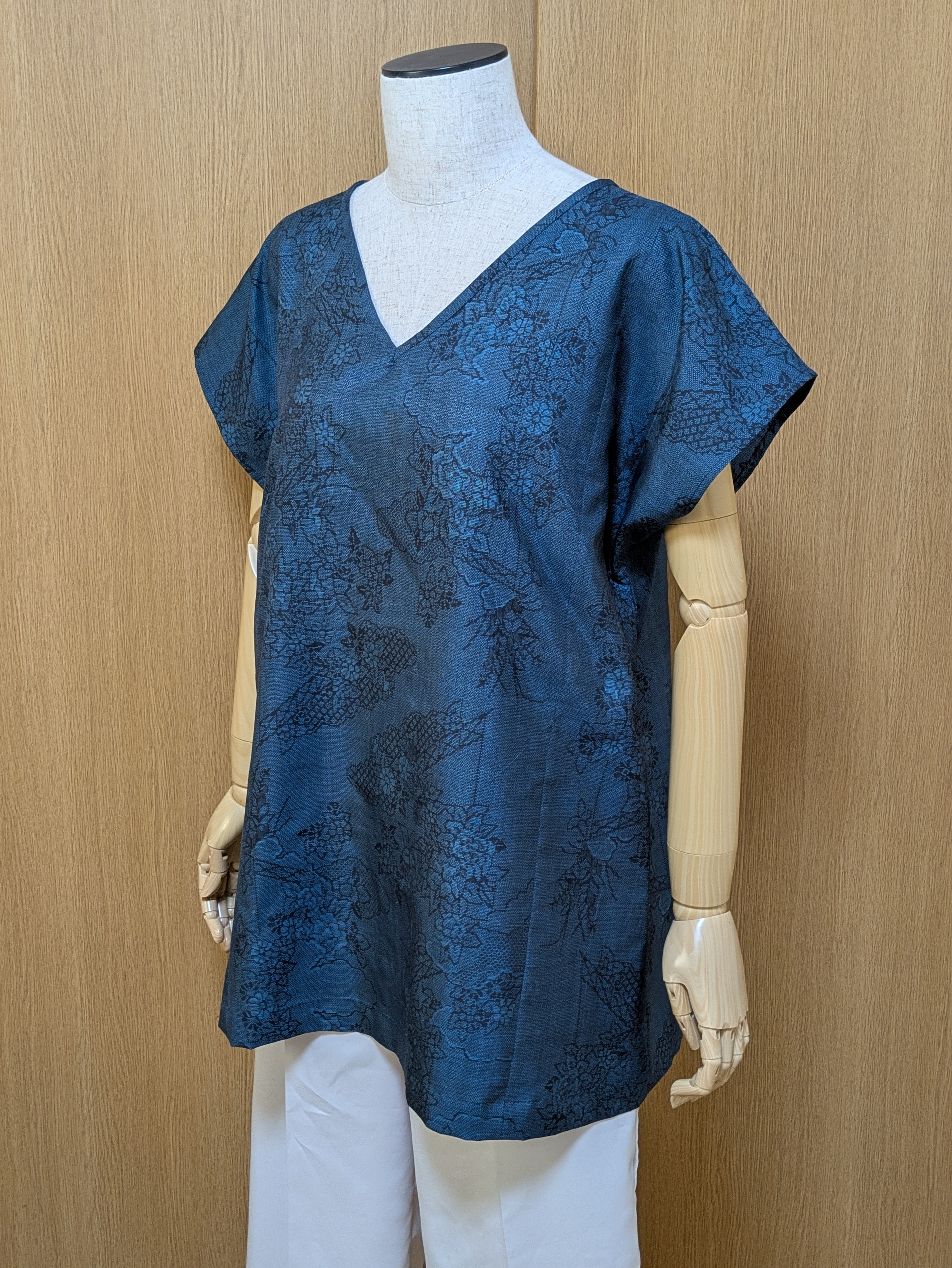 SOLD　着物リメイク　ブラウス大島紬　フリーサイズ