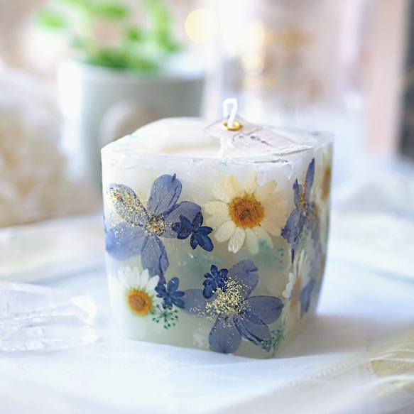 デルフィニウムのボタニカルアロマキャンドル（ラベンダー精油の香り