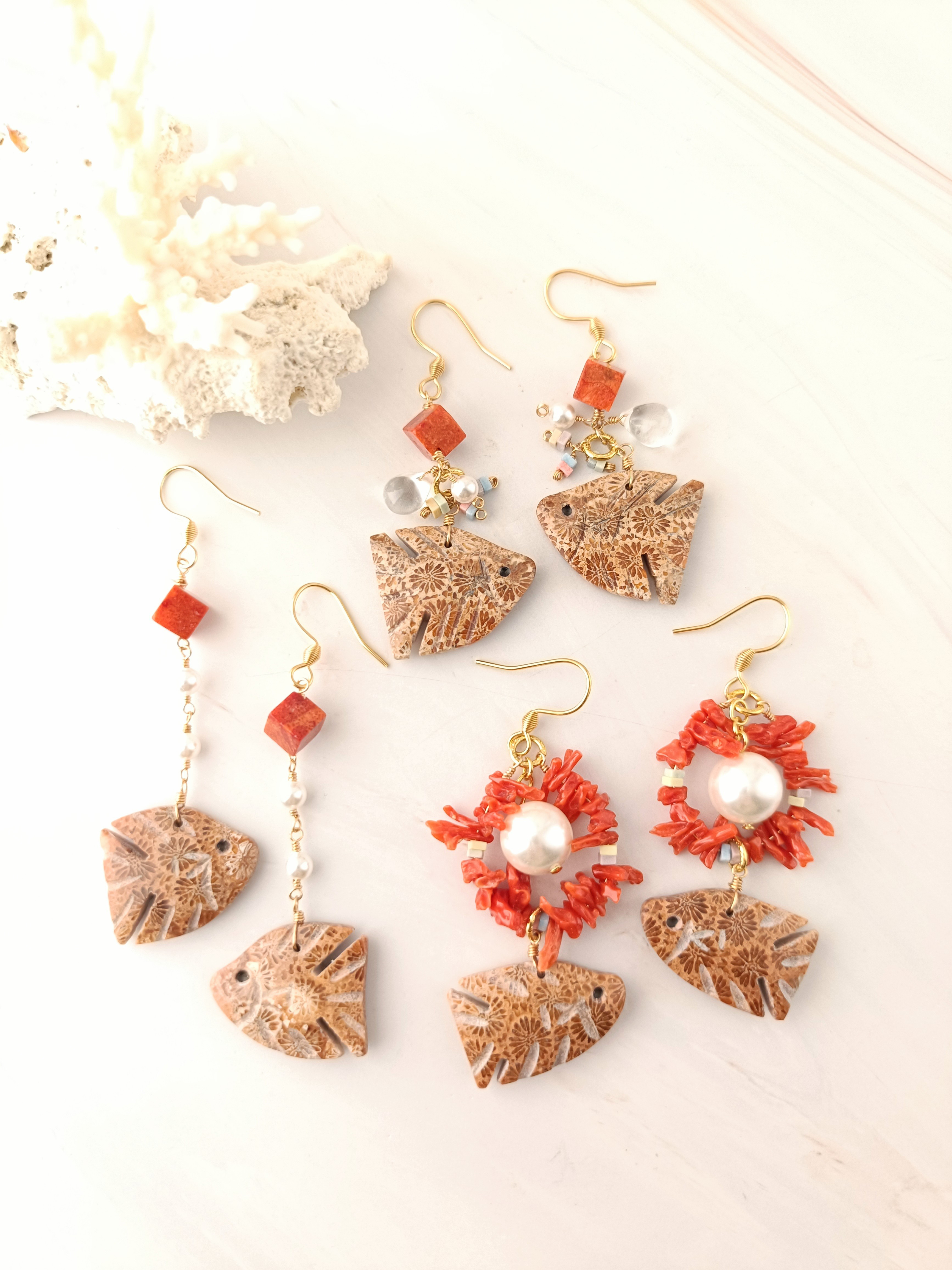 【選べる/オリジナル品】フォッシルコーラル 秋色　魚 耳飾り