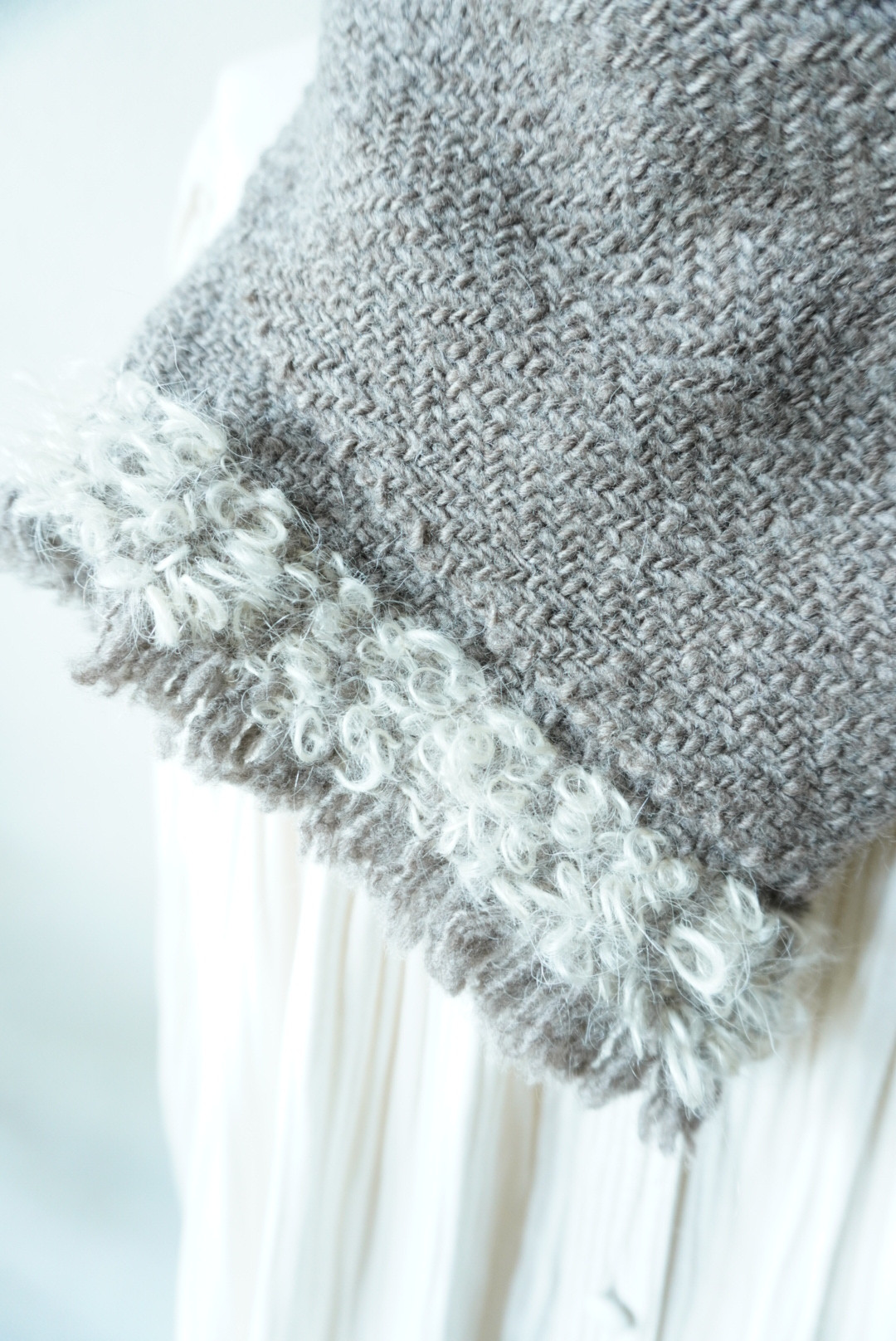 herring boneマフラー　ふわふわ　ナチュラルグレーマフラー・ストール