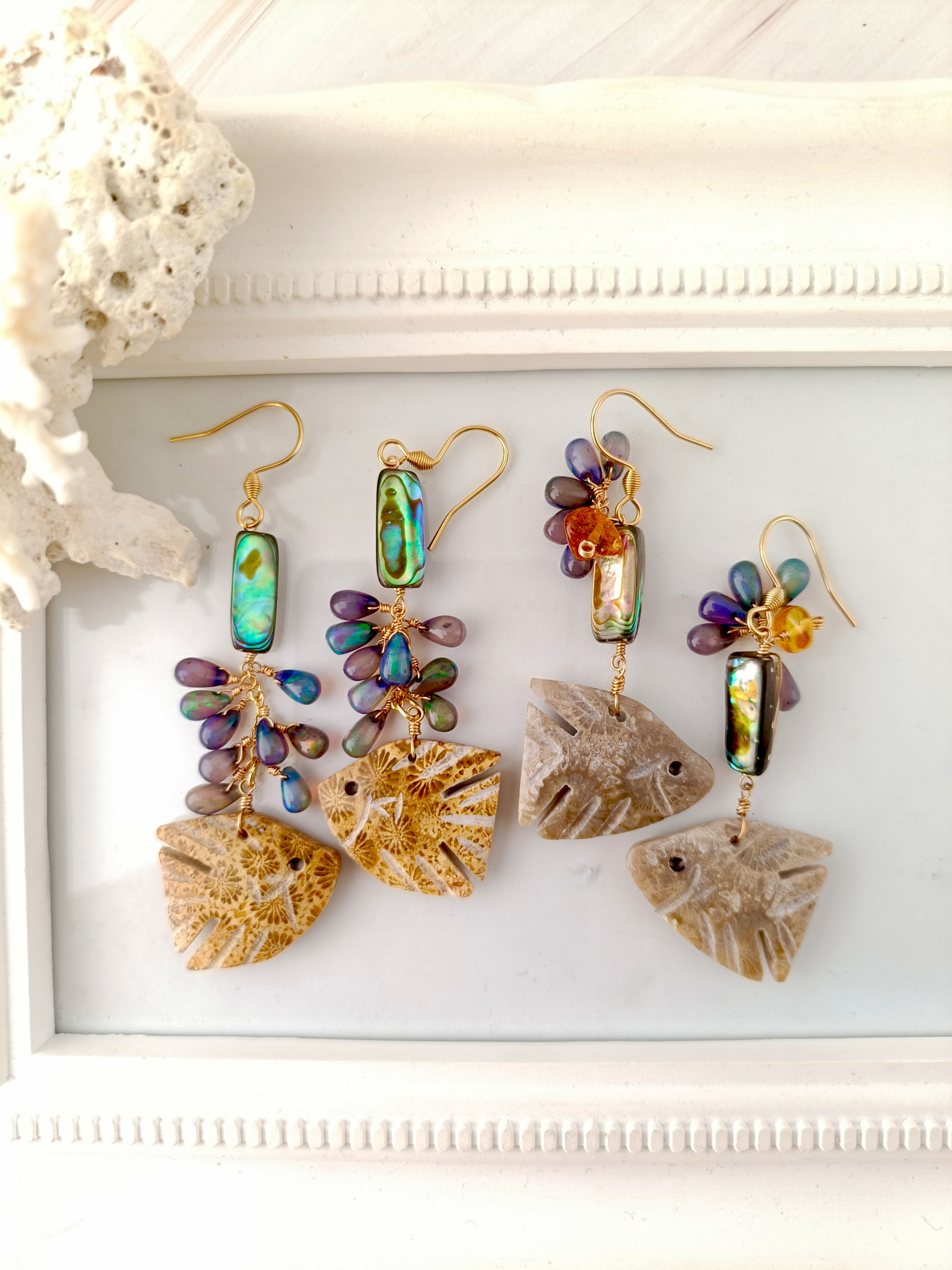 【オリジナル品】フォッシルコーラル 夜の海　魚 耳飾り