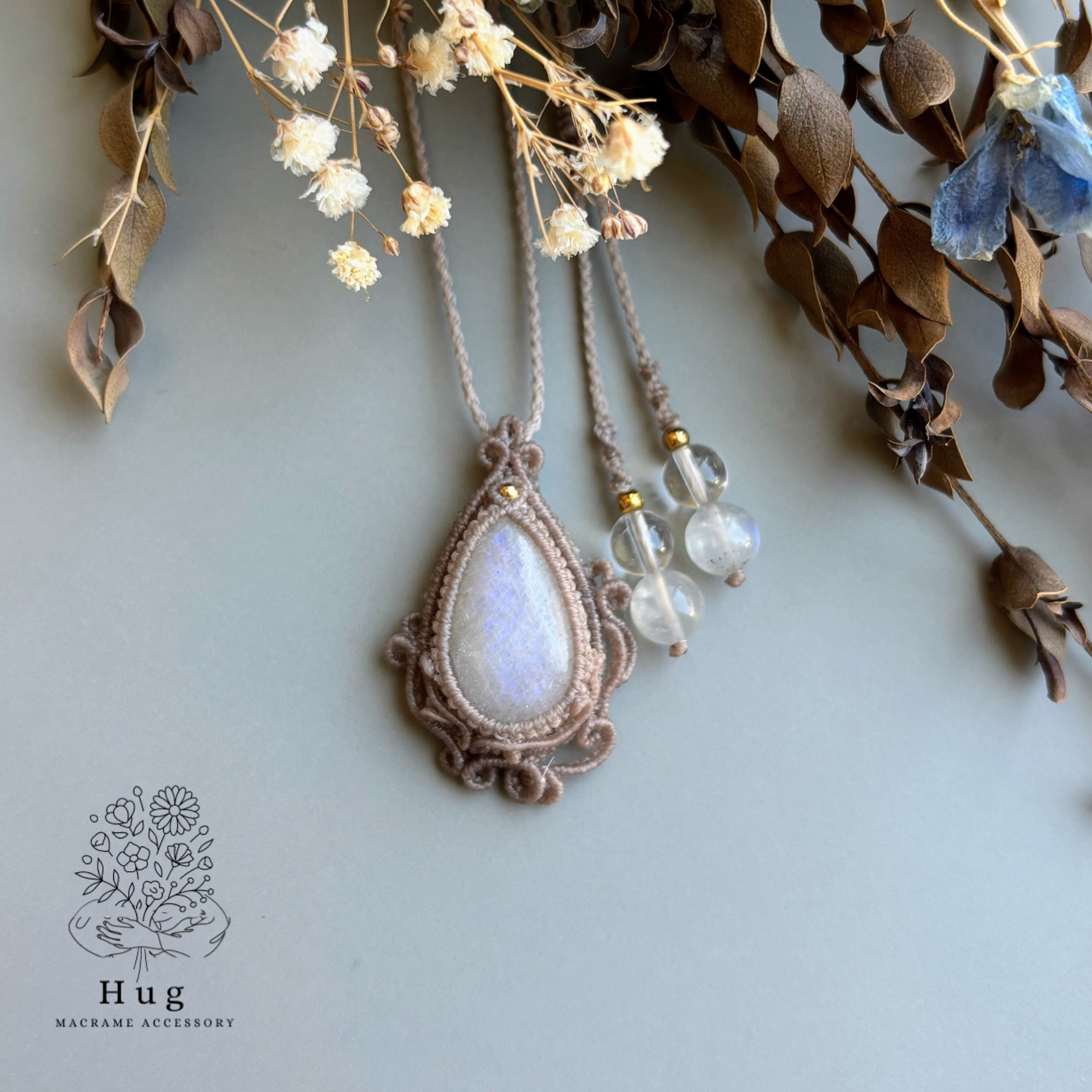 ベロモライトのネックレス　ムーンストーン