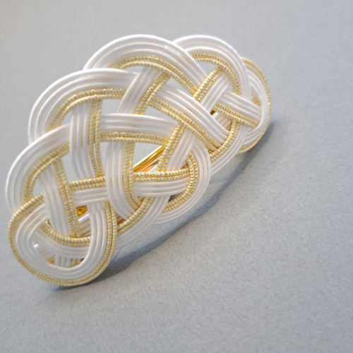 水引 ✽ バレッタ 松結び 〖ホワイト ゴールド〗 軽量 和風 髪飾り