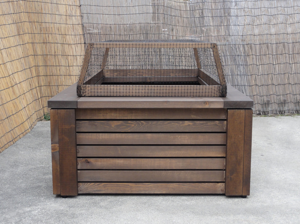 高さの有るビオトープ　80L　トロ舟＆木枠セット（3D型防鳥網付き・棚付き） 4枚目の画像