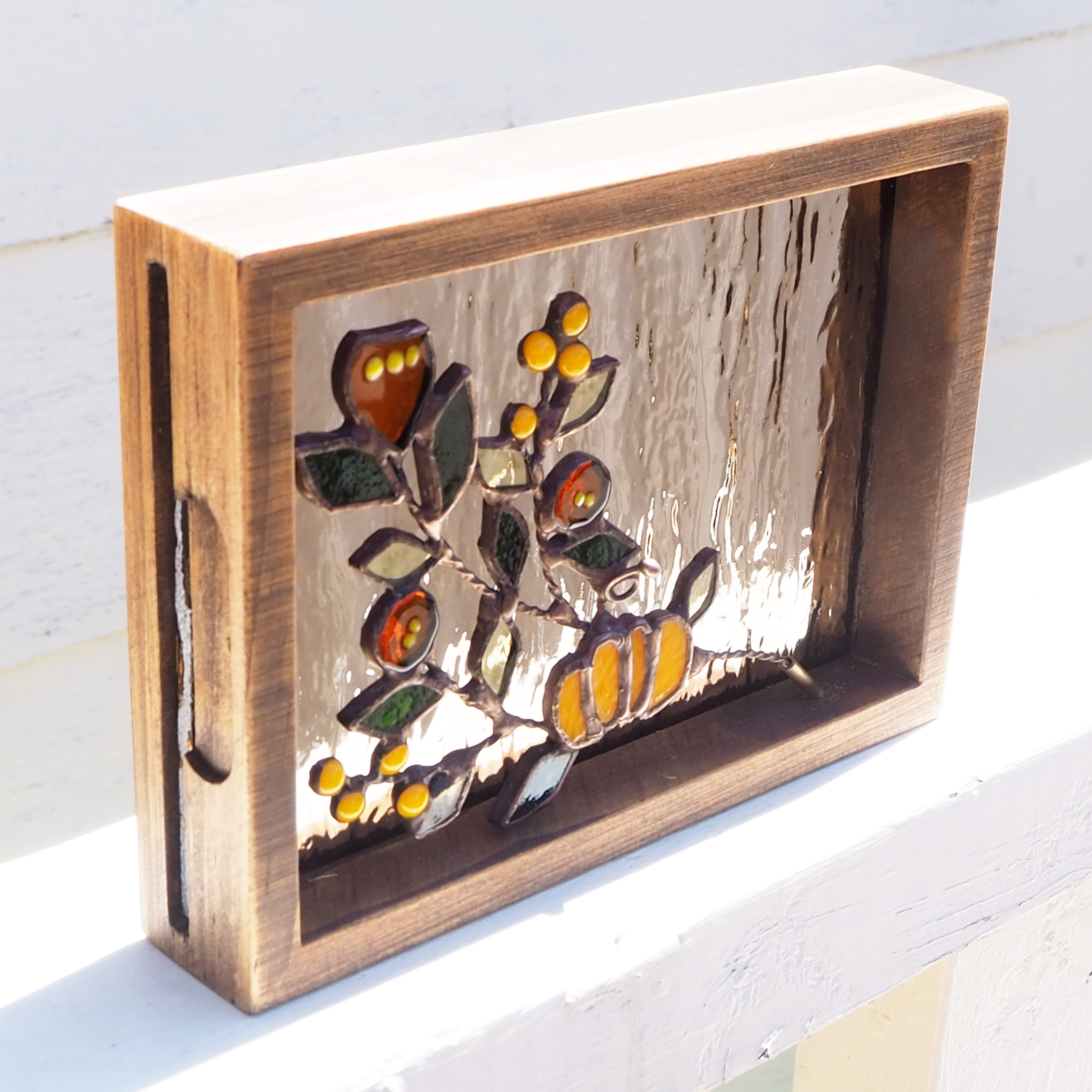 レトロなステンドグラスの秋色パネル