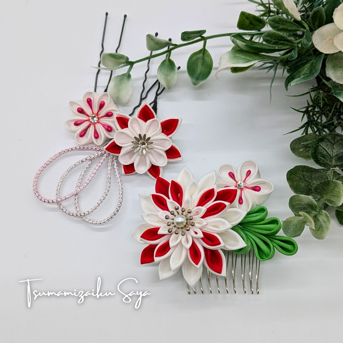 つまみ細工 髪飾り 和装 成人式 七五三 浴衣 卒業式 コーム 白 赤 黄緑 Uピン　red-19