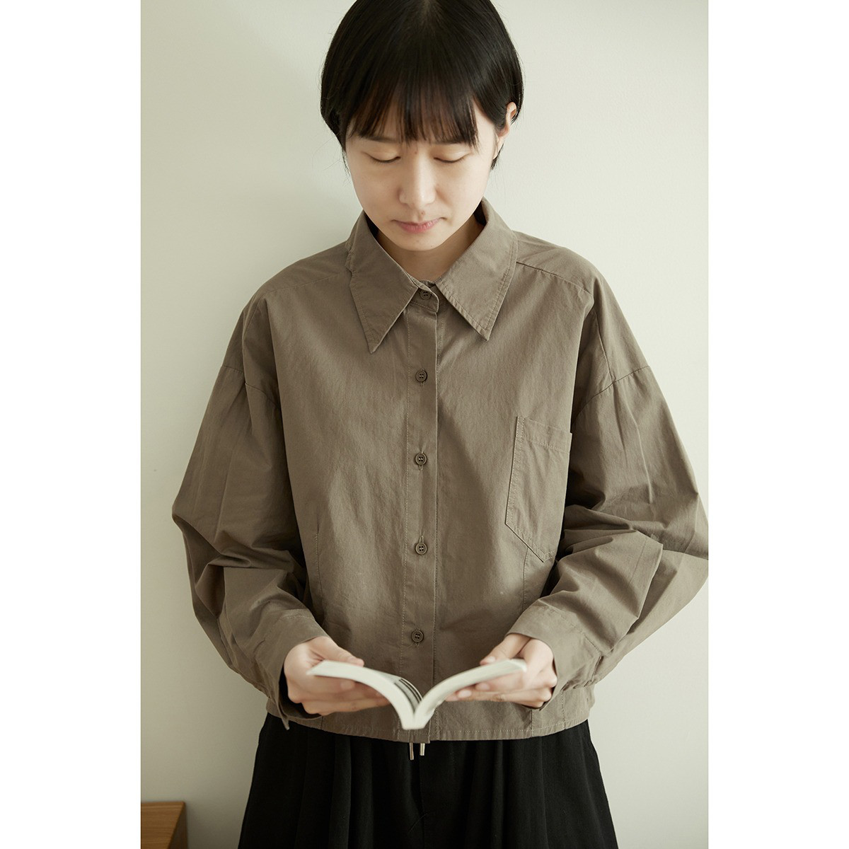 レディース綿素材シャツ 開襟 半袖 ゆったり ショート丈