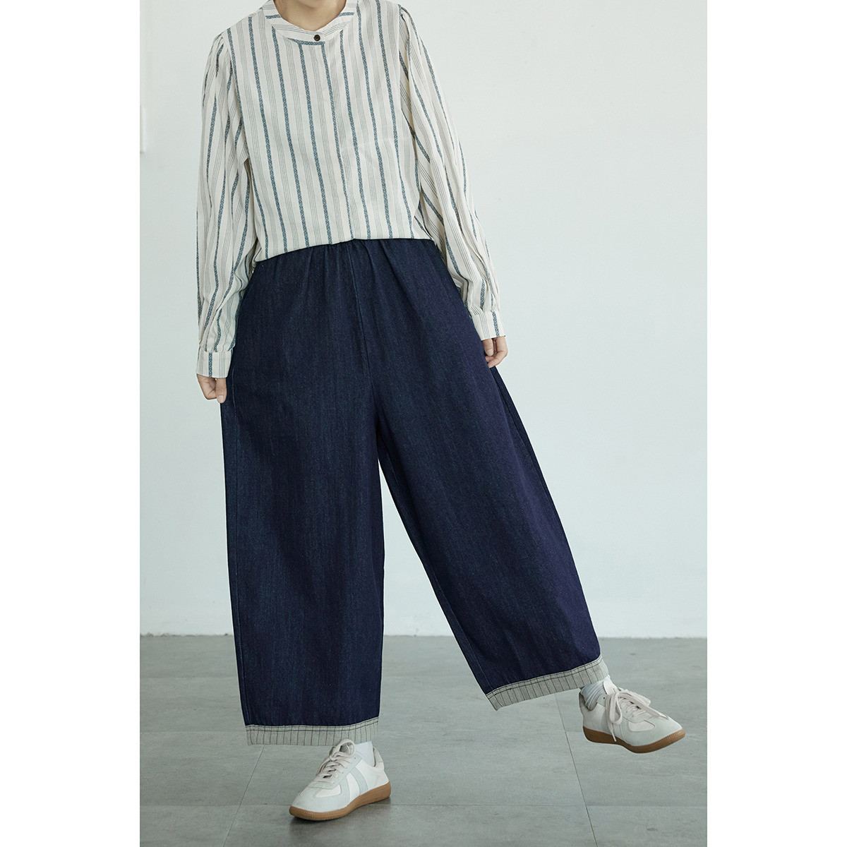 レディースデニムパンツ ハイウエスト ストレート 濃色 ロールアップ仕様