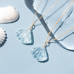 大粒アクアマリン（シェルカービング）のネックレス（14KGF） 1枚目の画像