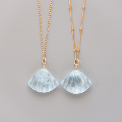 大粒アクアマリン（シェルカービング）のネックレス（14KGF） 3枚目の画像