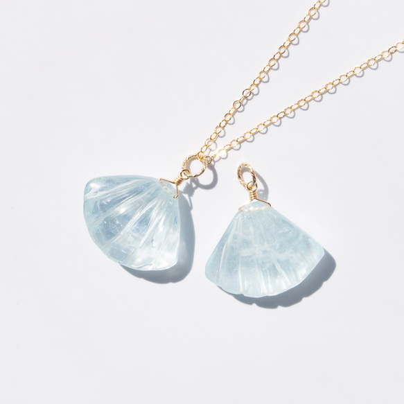 大粒アクアマリン（シェルカービング）のネックレス（14KGF） 2枚目の画像