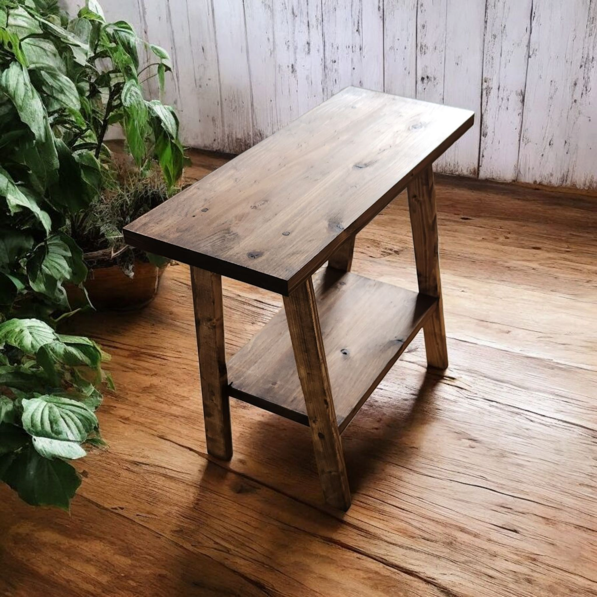 無垢材を使用した古材風プランタースツール/ラック