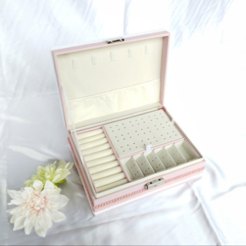 ピンクの宝石箱｜姫系大容量アクセサリーボックス 刺繍リボン