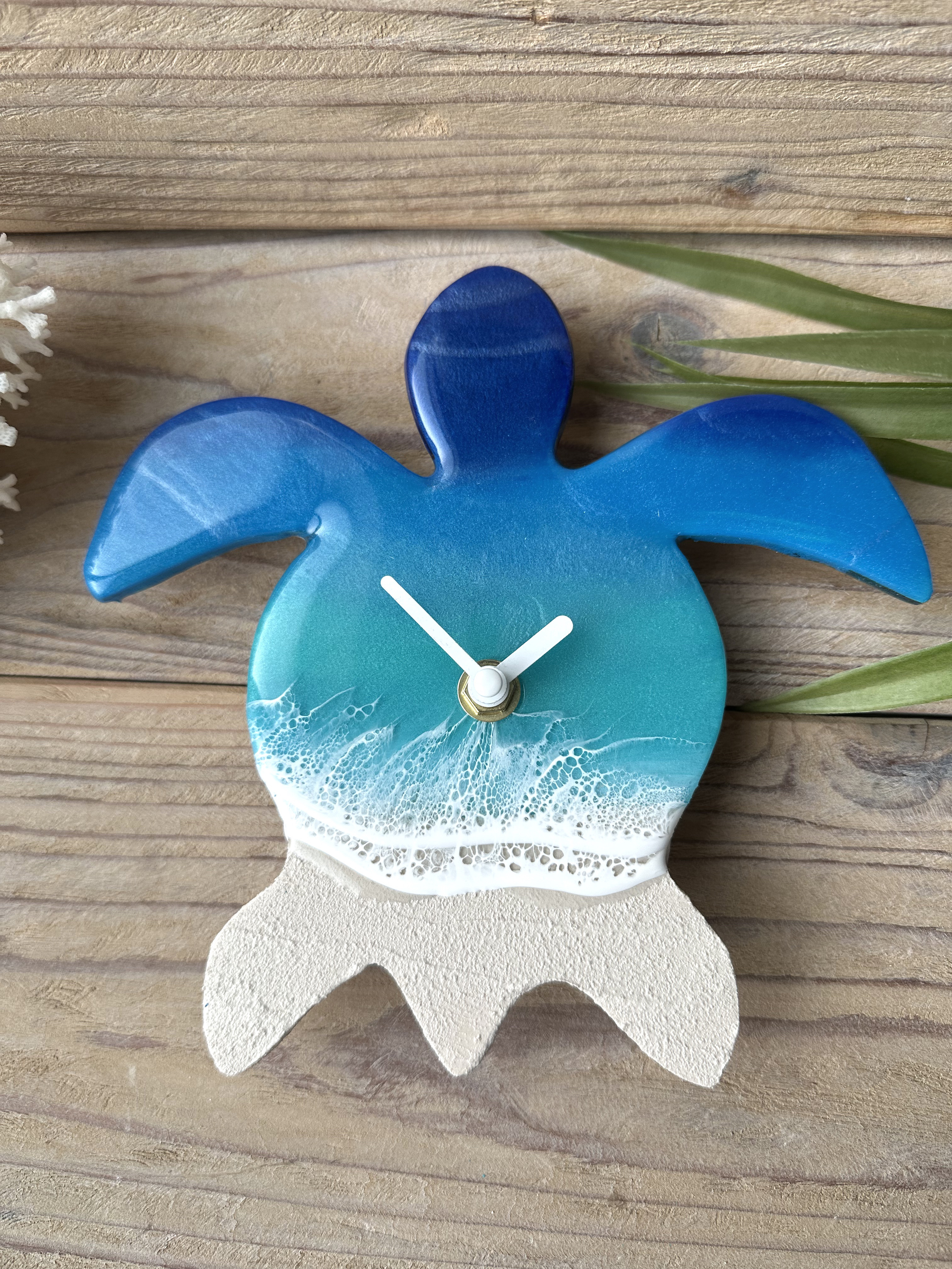 ホヌのミニ壁掛け時計　ホヌ　時計　壁掛け時計　海　波　プレゼント　新築祝い　開店祝い