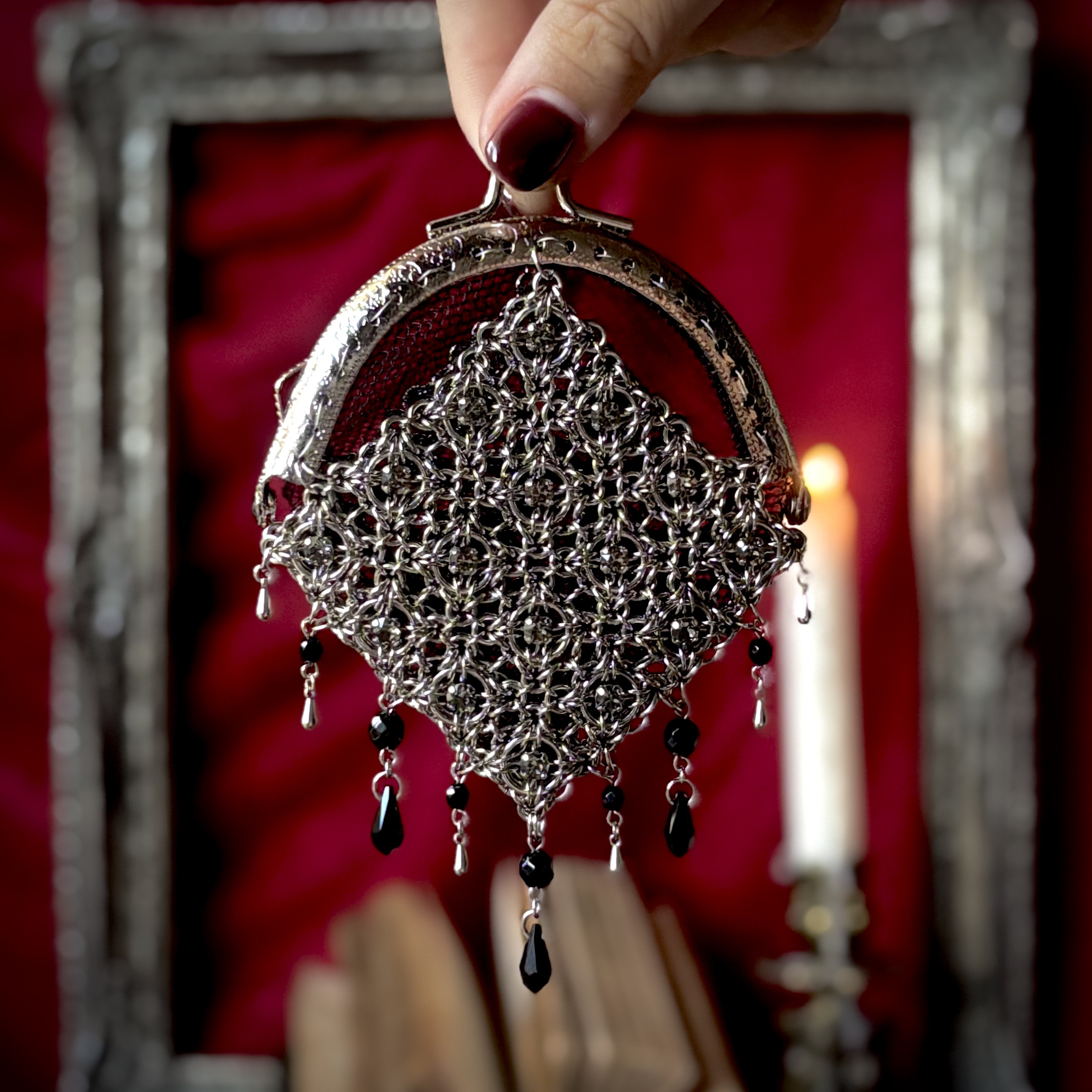《血の銀嚢 ── The Countess’s Secret Purse》