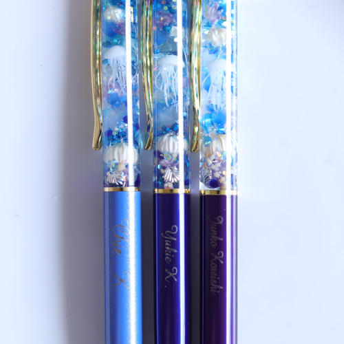 No.97トップジュエル付き錦鯉①✨ハーバリウムボールペン No.97トップジュエル付き錦鯉①✨ハーバリウムボールペン - メルカリ