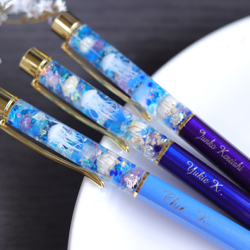 選べるグリップ&名前彫刻】ハーバリウムボールペン～海月と水中花