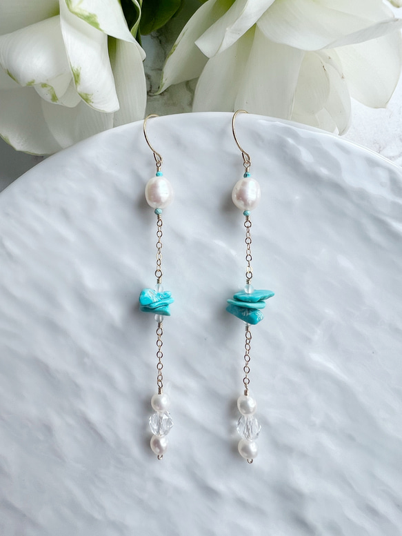 14KGF 淡水パール スリーピングビューティーターコイズ チェーンピアス 2枚目の画像