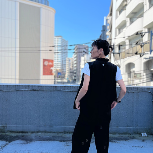 家紋スパイスジレ 黒喪服 紋3つ 家紋付絽ジレ 着物リユース