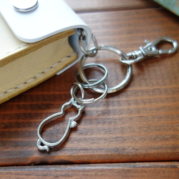 【1個限定特別価格】シフォンアイボリー×ホワイトのスマートキーケース【新型アルト等】【スズキ系】 4枚目の画像