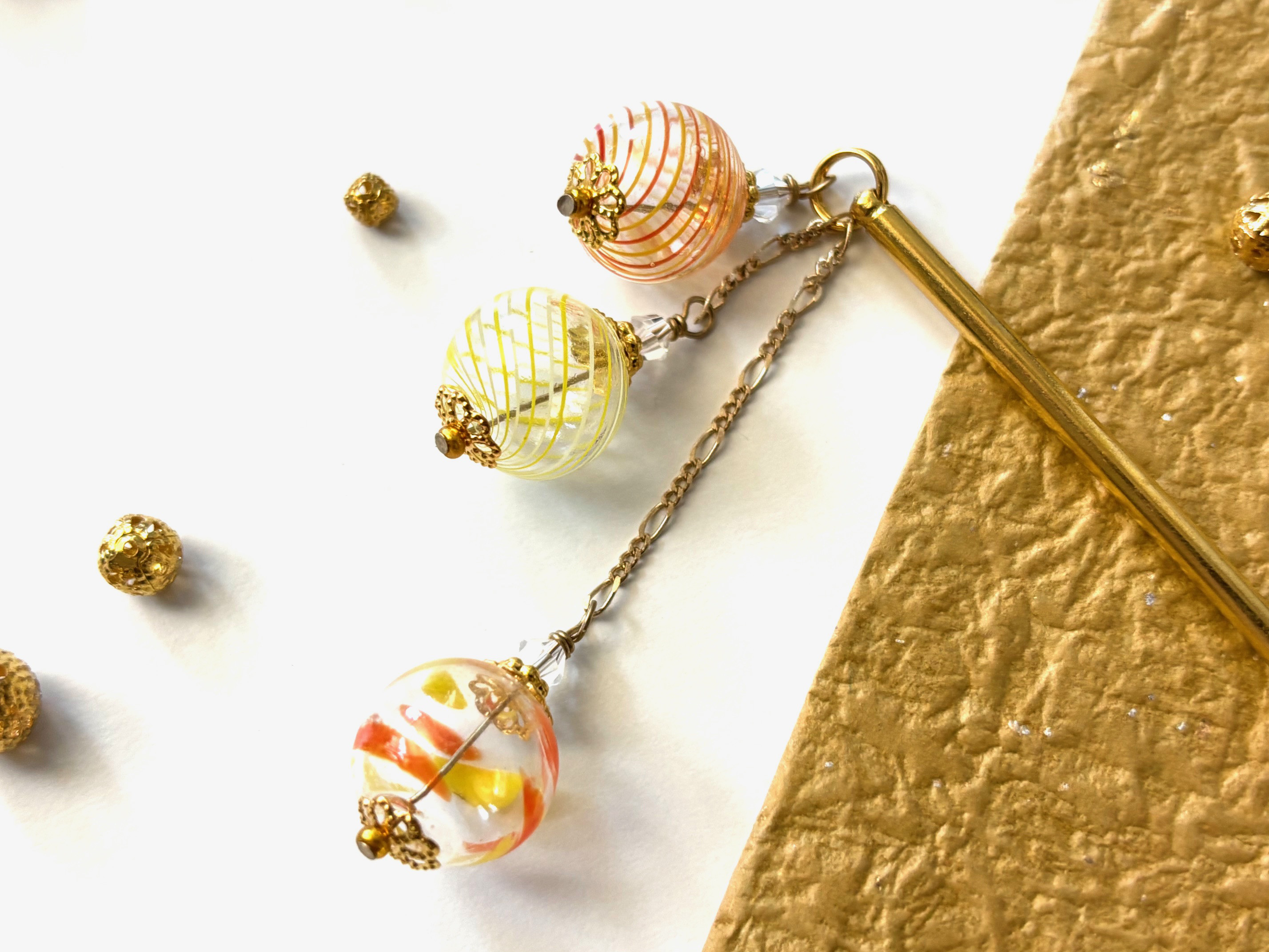 かんざし　夏祭りのヨーヨーの様な吹きガラス３連　オレンジ＆黄色　一本挿し　一本簪　夏　涼しげ　軽い　軽量　水風船