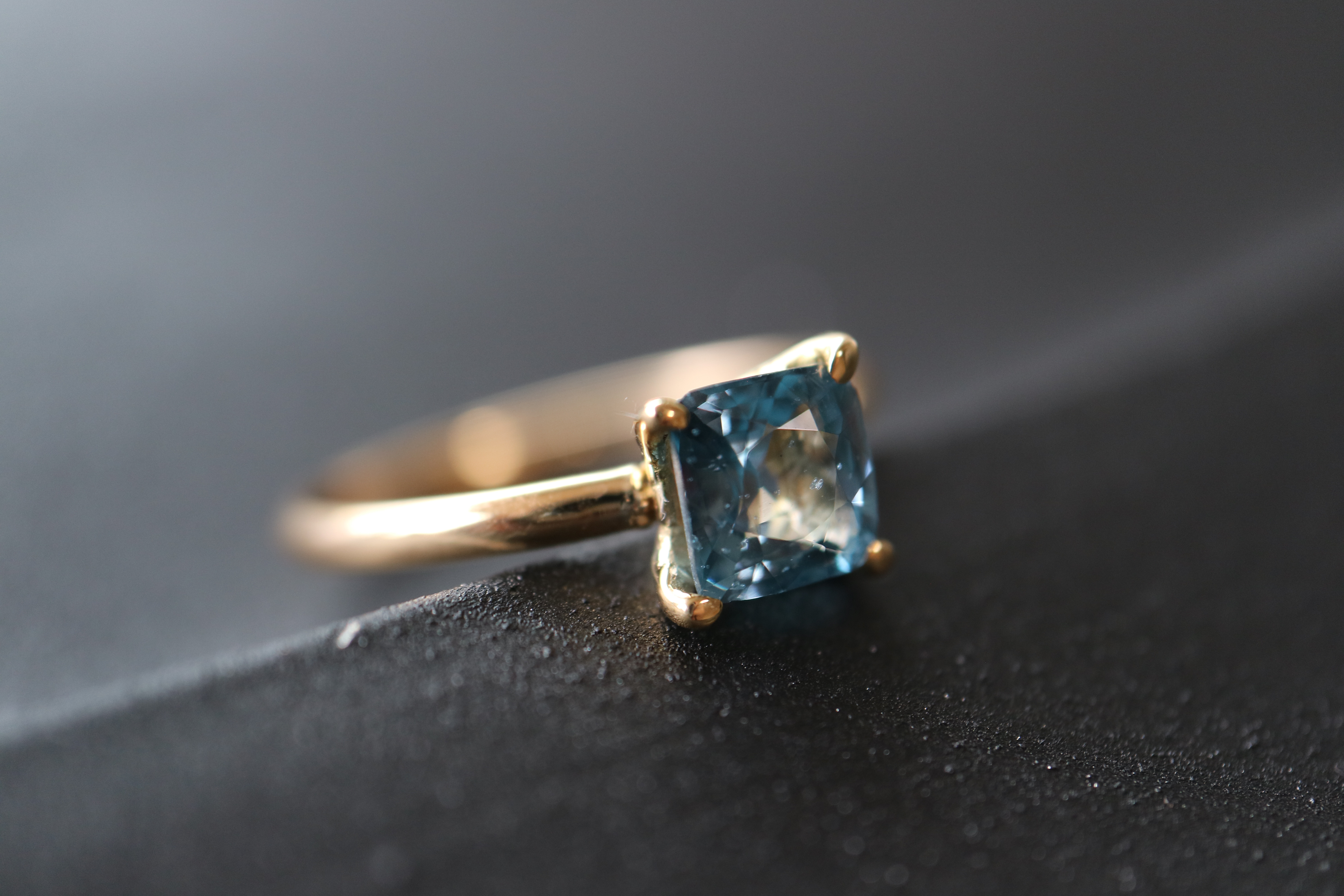 Spinel K18リング -Cobalt blue-(23R-05)