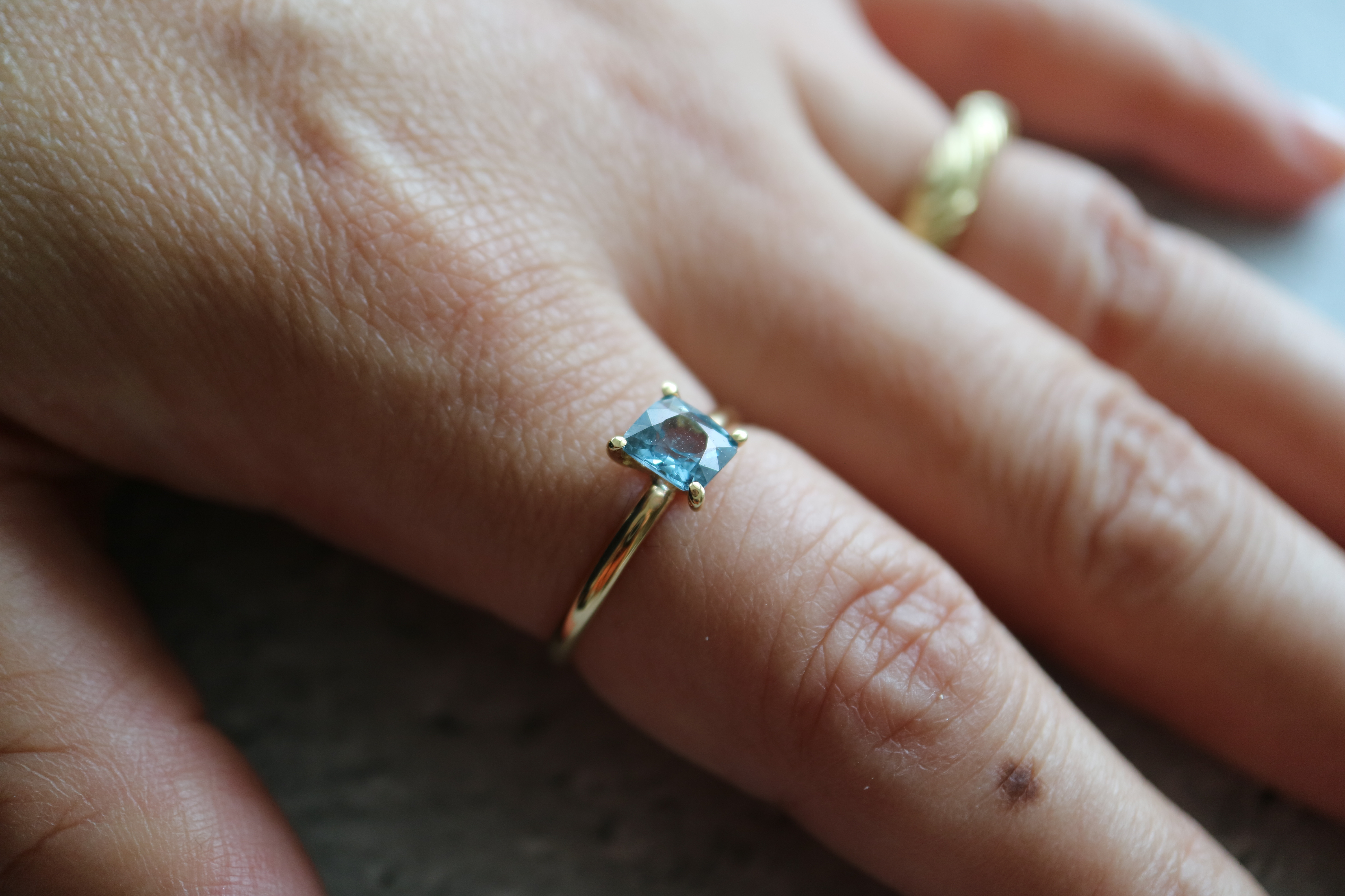 Spinel K18リング -Cobalt blue-(23R-05)