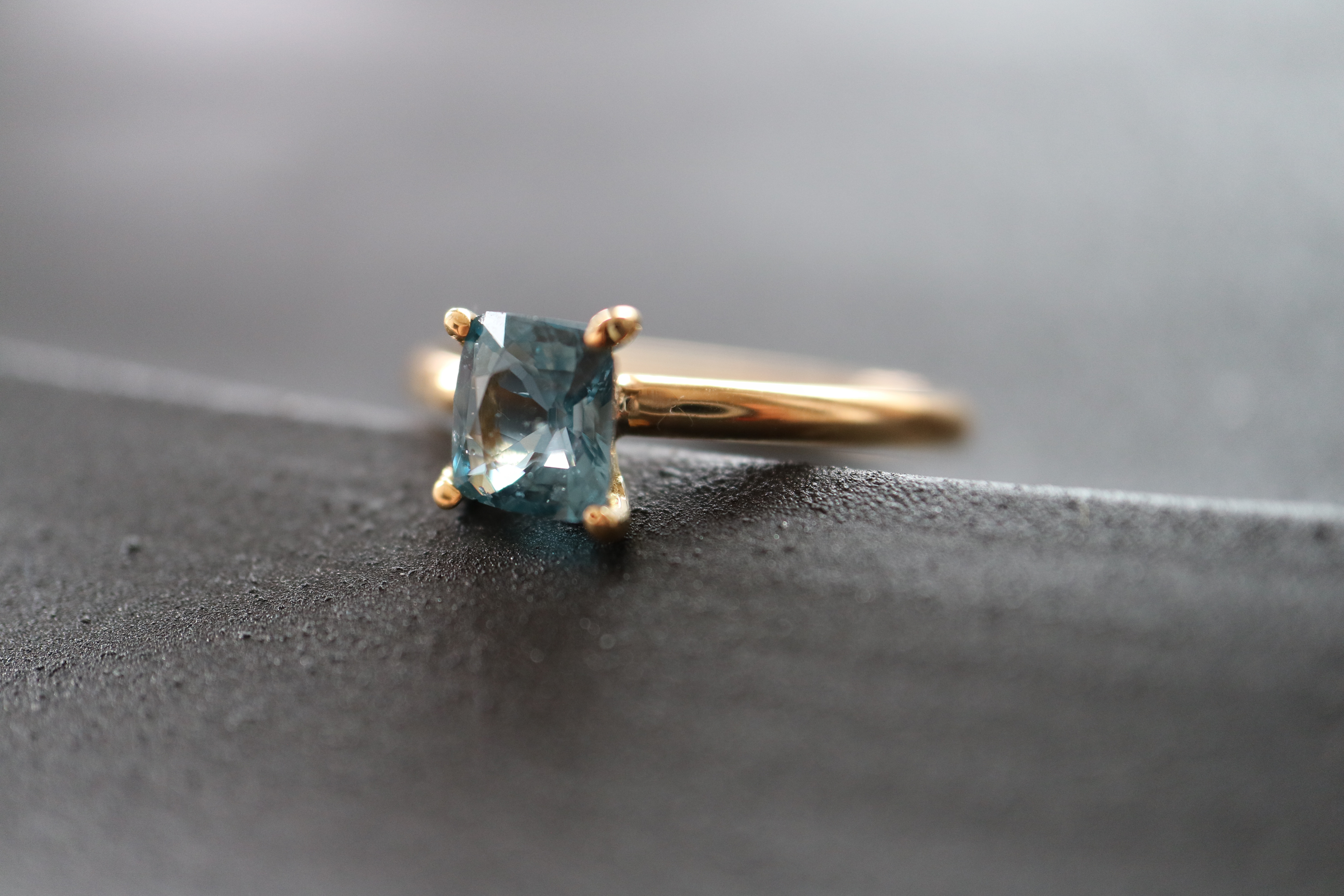 Spinel K18リング -Cobalt blue-(23R-05)