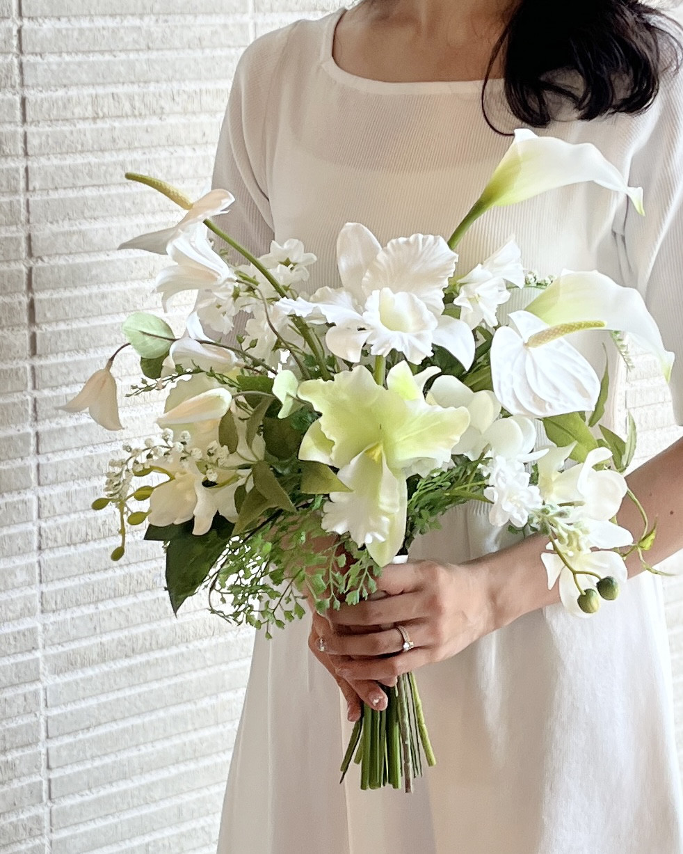 ウェディングブーケ｜グリーン× 白｜ Éclat d'île｜島の輝きに包まれるリゾートブーケ