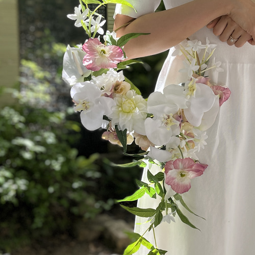 ウェディングブーケ｜ピンク × 白｜ Ronde Brise｜風に揺れる、小さな
