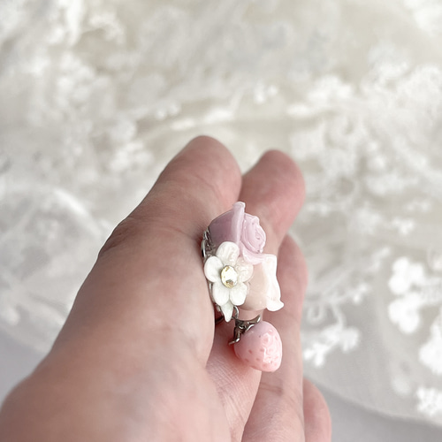 3色】いちご 薔薇 キラキラ 苺 バラ ビジュー ゆらゆら ストロベリー