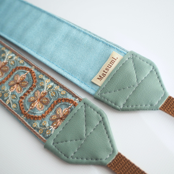【ウェーブフラワー】ターコイズブルー　カメラストラップ　インド刺繍　帆布 5枚目の画像