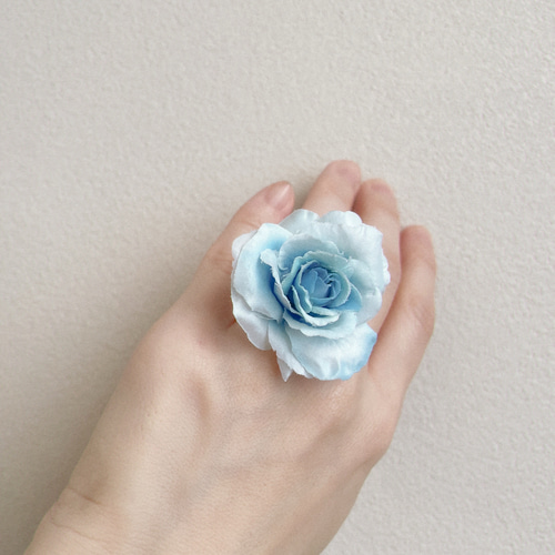 フラワーリング】結婚式で女性ゲストに着けてもらうと会場が華やかに