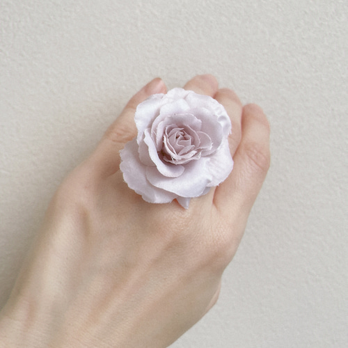 フラワーリング】結婚式で女性ゲストに着けてもらうと会場が華やかに