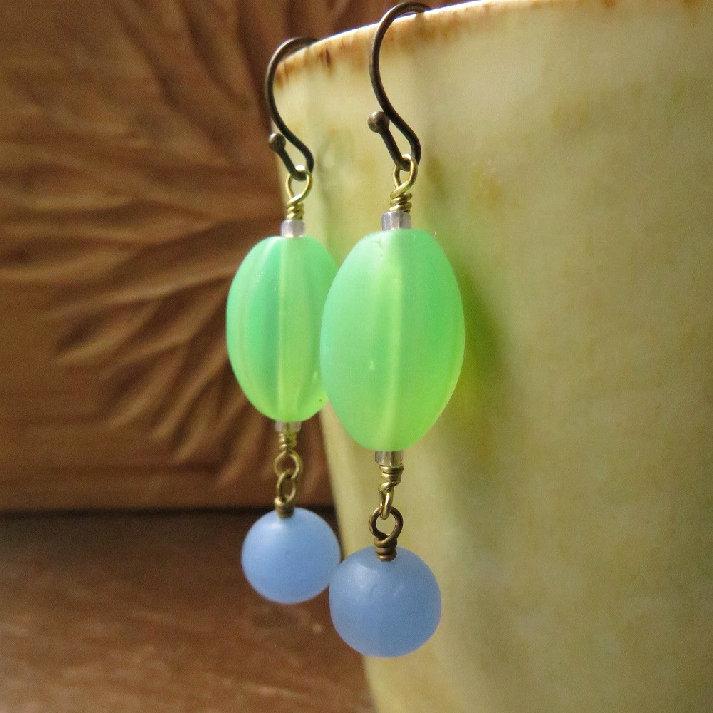 アンティーク　ウランガラス　＋　丸玉　水色　ピアス＆イヤリング　百世 momotose（西）