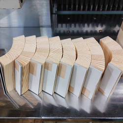 【NEW】紙木と花（しきとはな）Long 丨0.2mmの薄さに削った信州アカマツが織りなす花の器 9枚目の画像