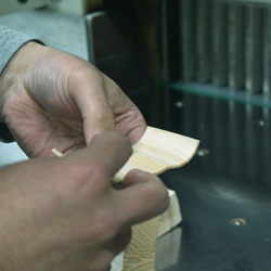 【NEW】紙木と花（しきとはな）Short 丨0.2mmの薄さに削った信州アカマツが織りなす花の器 9枚目の画像