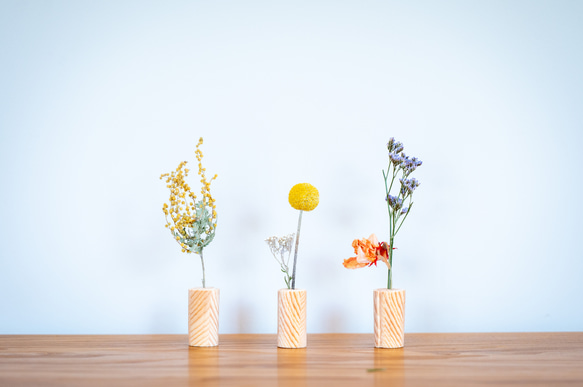 【NEW】紙木と花（しきとはな）Short 丨0.2mmの薄さに削った信州アカマツが織りなす花の器 1枚目の画像