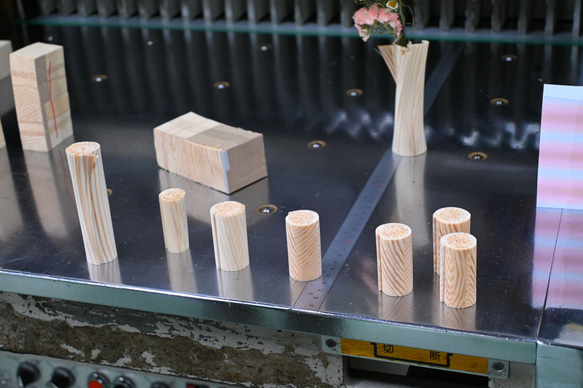 【NEW】紙木と花（しきとはな）Short 丨0.2mmの薄さに削った信州アカマツが織りなす花の器 10枚目の画像