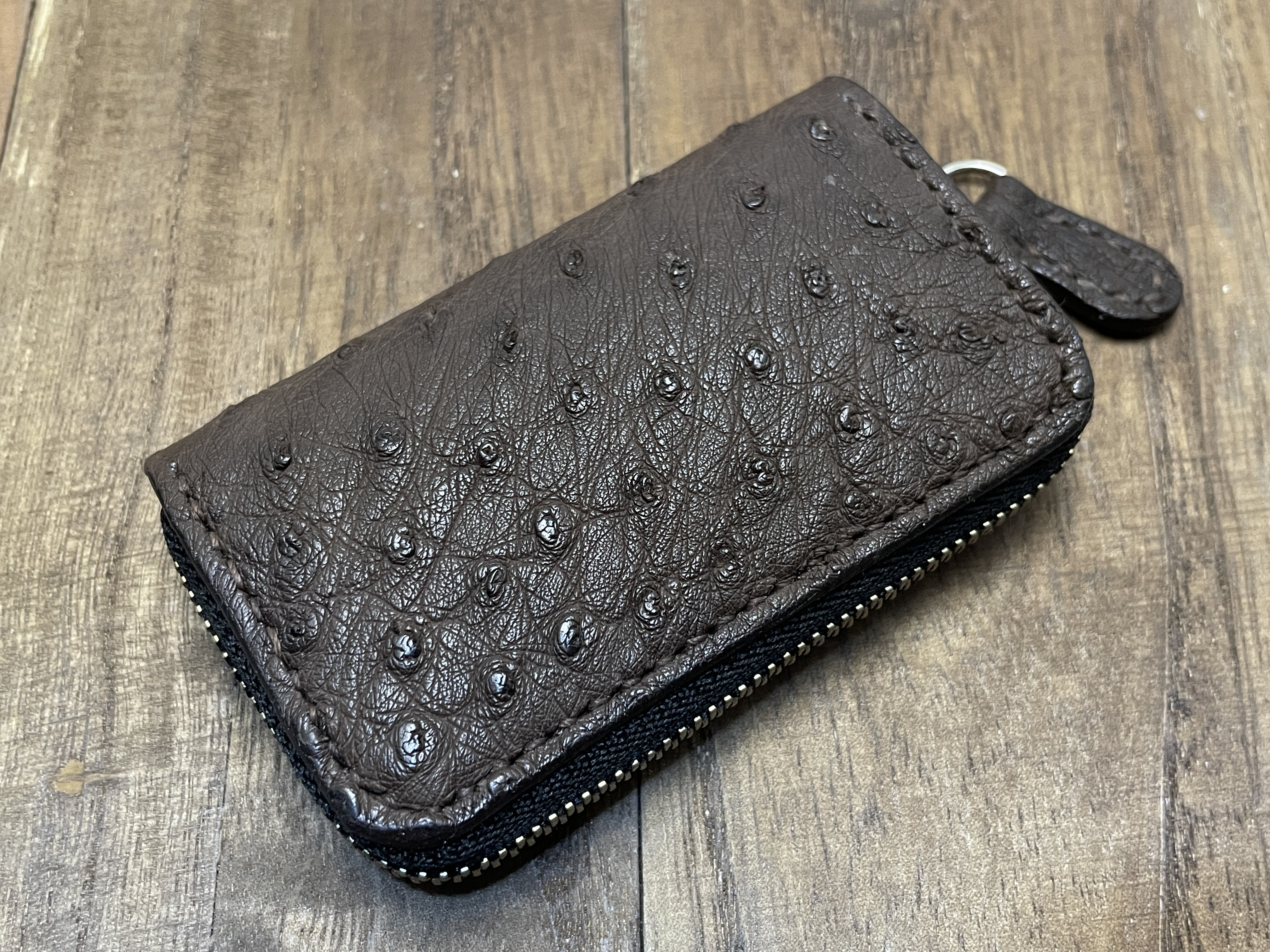 オーストリッチのラウンドファスナーキーケース