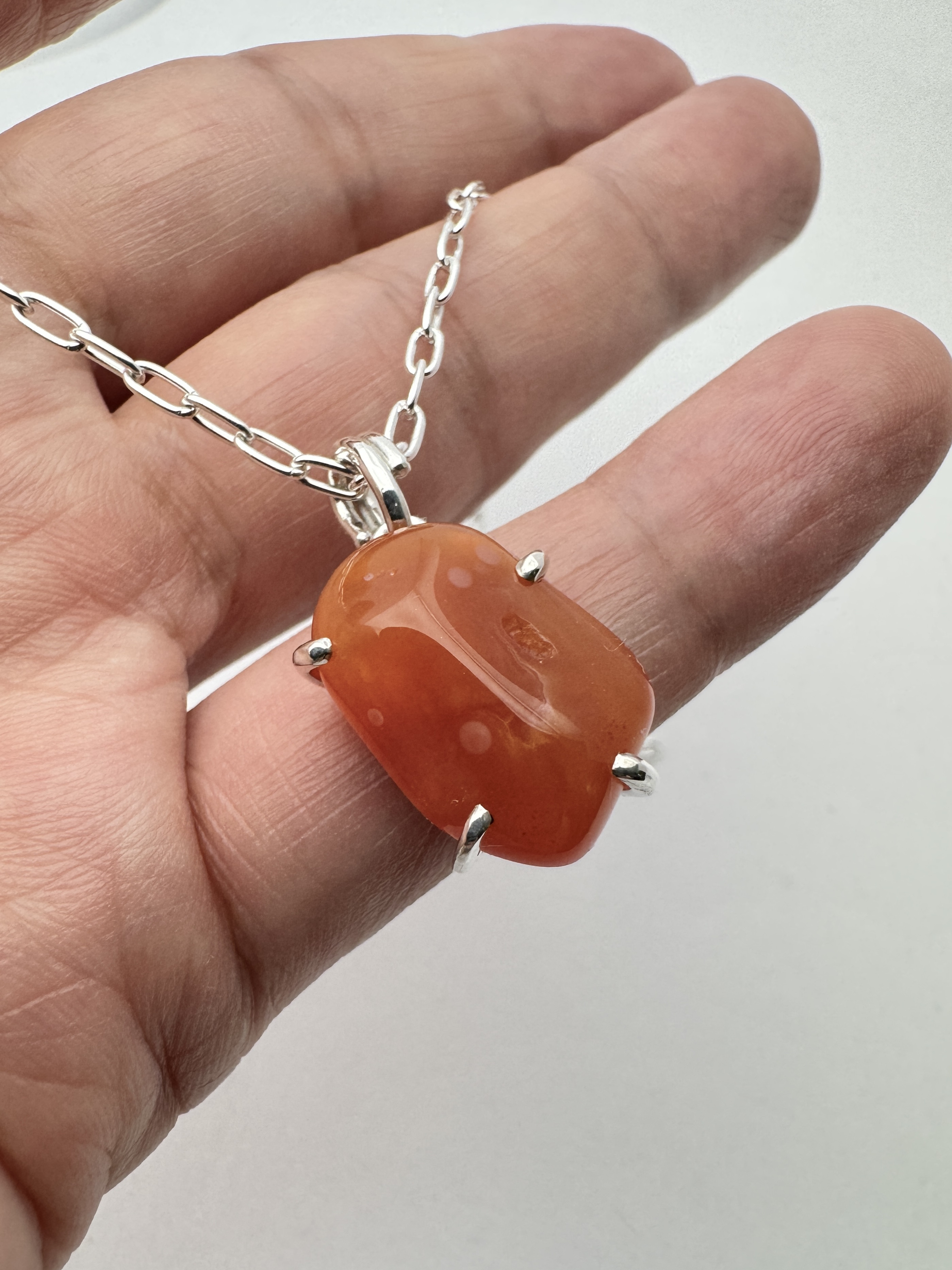 【カーネリン天然石のネックレス】シルバー 天然石 石言葉 勇気 情熱 創造性 誕生石 お守り ギフトに 日本製