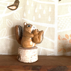 シマリスの親子 木彫 置物 森 リス 彫刻 ボウケンノトビラ 通販